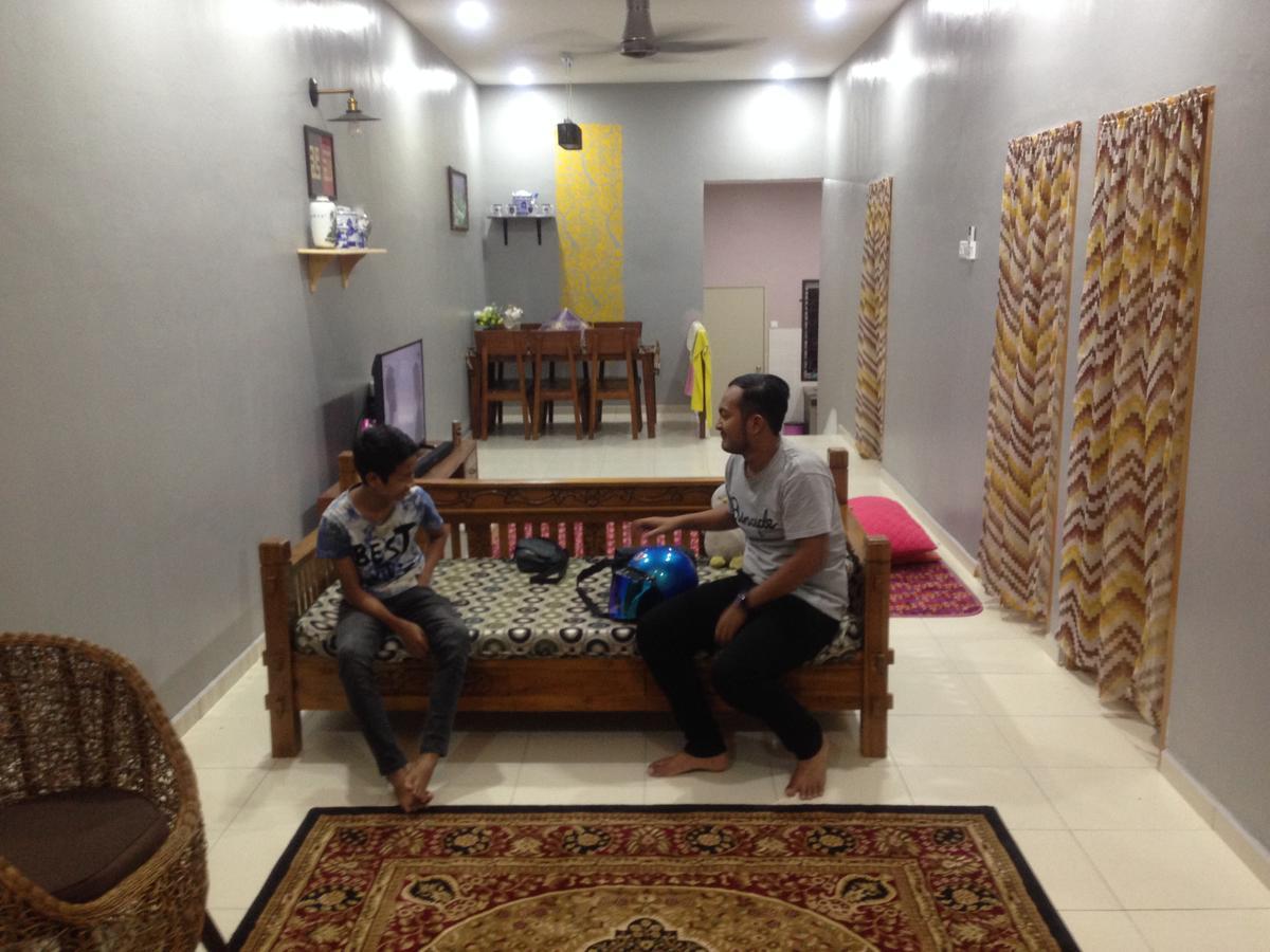 Teratakmuslim H'H Villa Malacca Buitenkant foto