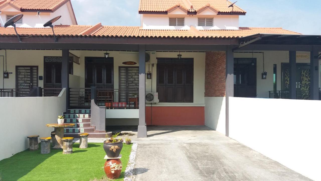 Teratakmuslim H'H Villa Malacca Buitenkant foto
