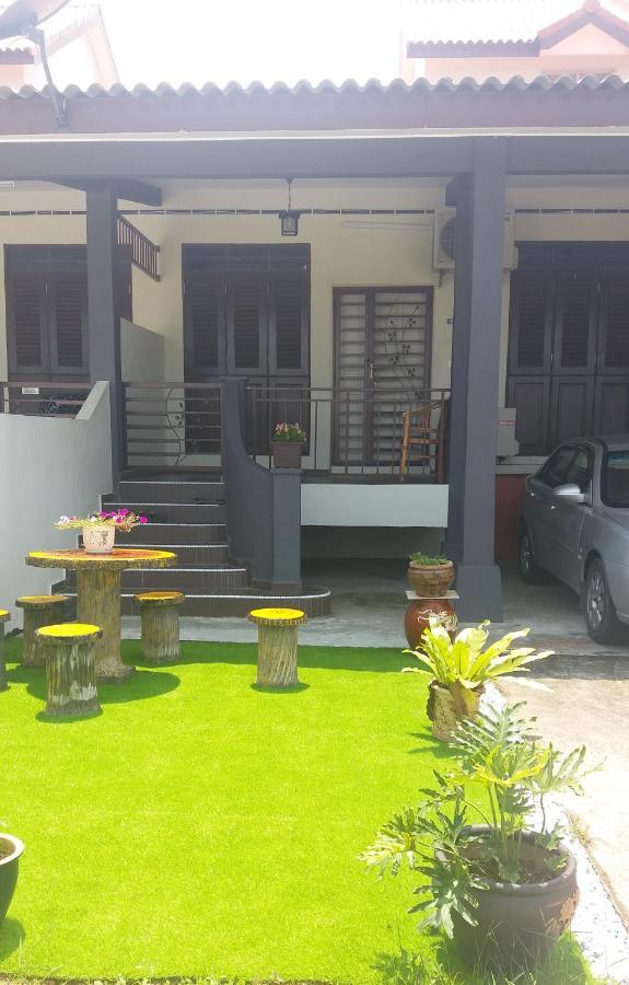 Teratakmuslim H'H Villa Malacca Buitenkant foto